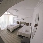 Apart Otel Ulaş 3*