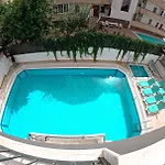Ulas Aparthotel 3*
