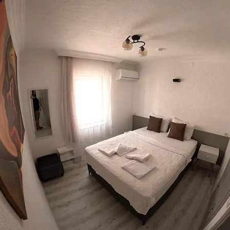 Aparthotel Ulas *